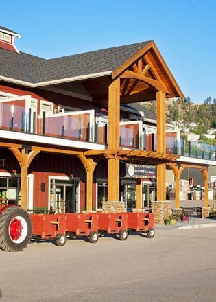 Curious on where to eat in Kelowna? You have to try Hillcrest Farm Market. Amazing indian food, fresh produce and an amazing drink called a blended chai! A must stop in the Okanagan.