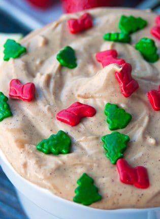 Gingerbread Dessert Dip - this no bake cheesecake dip is so easy and perfect for the winter holidays. Uses Truvia's Brown Sugar Blend to keep it as low calorie as possible. | thebewitchinkitchen.com