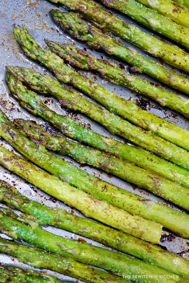 Garlic Balsamic Roasted Asparagus | The Bewitchin' Kitchen