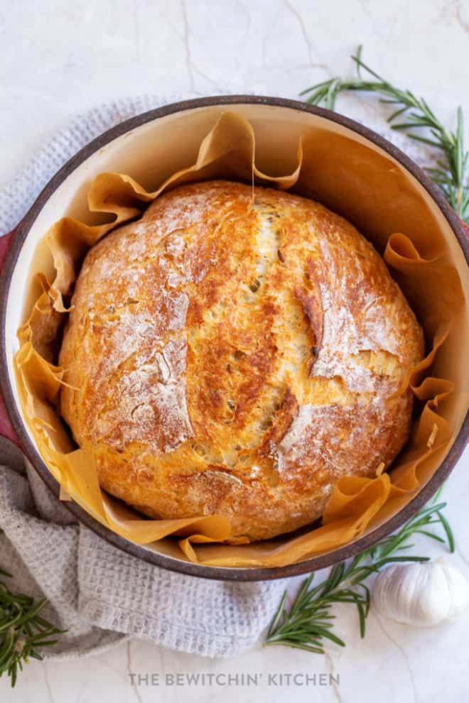https://www.thebewitchinkitchen.com/wp-content/uploads/2020/04/rosemary-garlic-bread-recipe-660x990.jpg