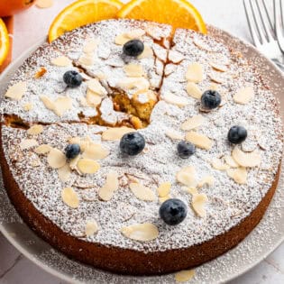 Gluten free olive oil cake with berries